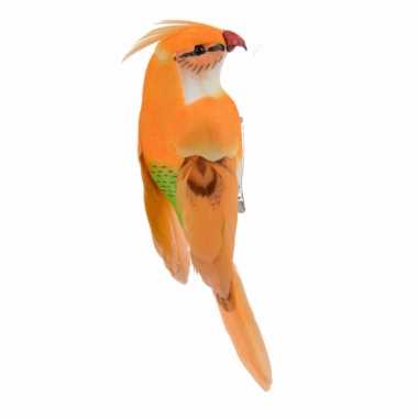 Decoratie kunststof vogel beeldje papegaai op clip oranje 13 cm