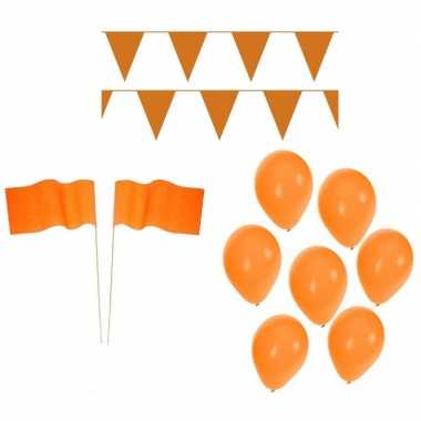 Ek voetbal feestpakket met oranje versiering en decoratie