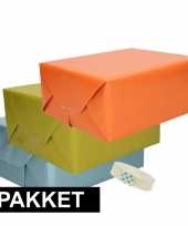 3x kraft inpakpapier met plakband pakket oranje groen blauw
