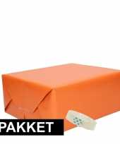 3x oranje kraft cadeaupapier met rolletje plakband pakket 1
