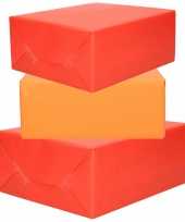 6x rollen kraft inpakpapier rood en oranje 200 x 70 cm