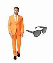 Carnavalskostuum oranje heren pak 50 l met gratis zonnebril 10107696